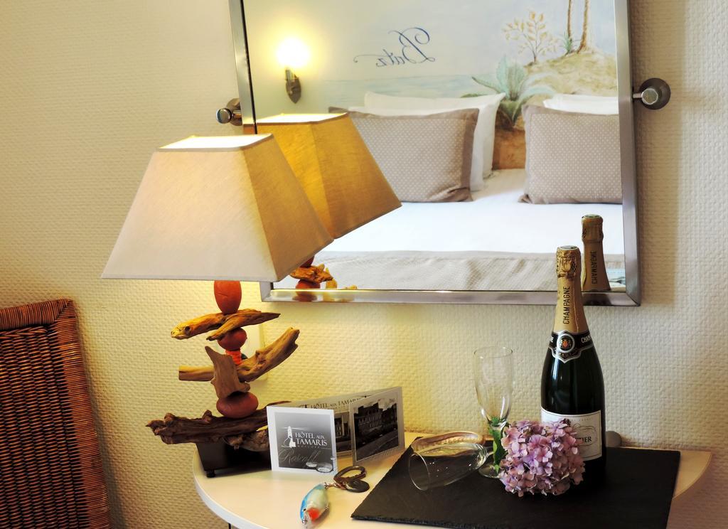 Hotel Aux Tamaris - Vue Mer Roscoff Kültér fotó