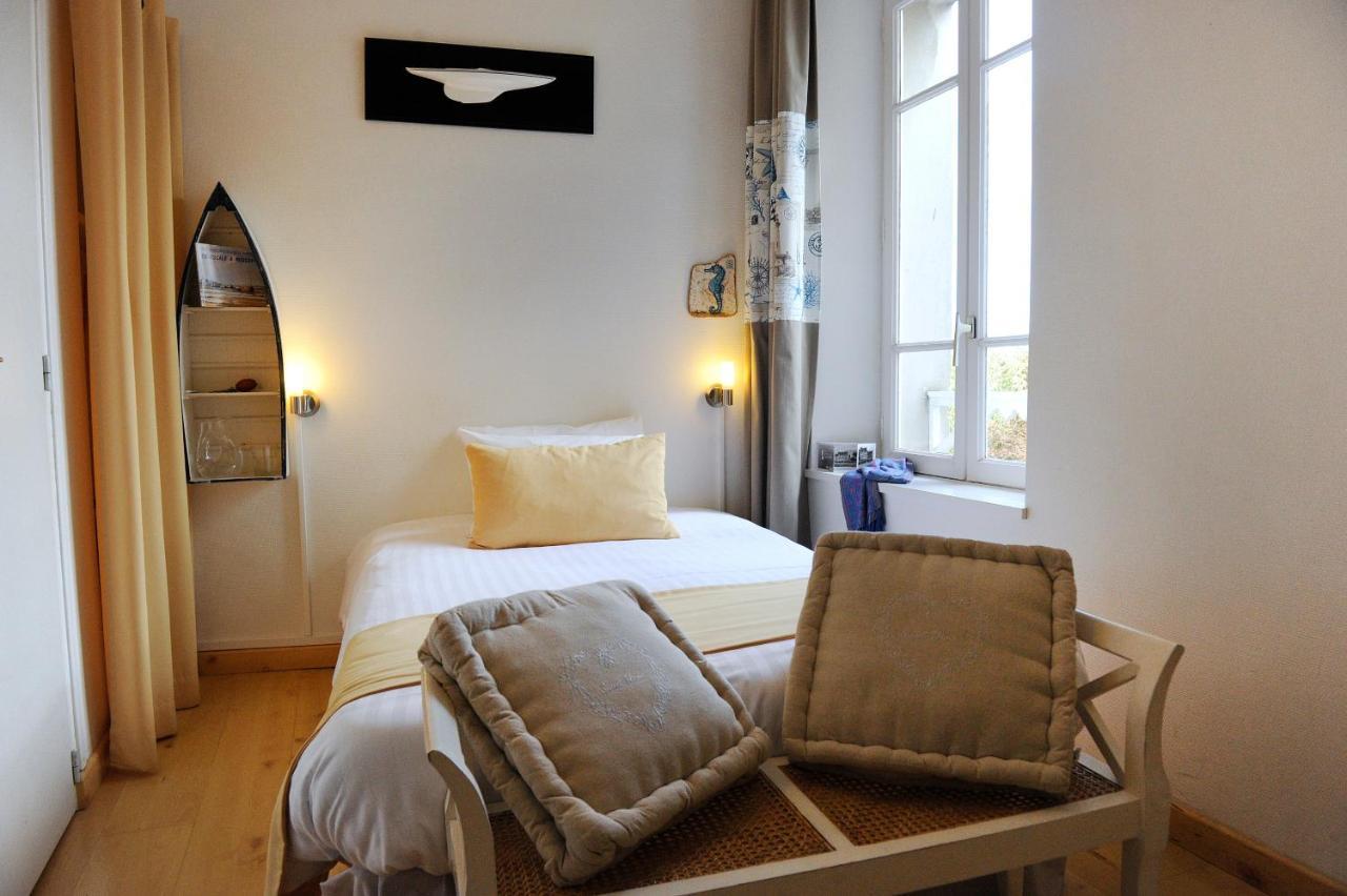 Hotel Aux Tamaris - Vue Mer Roscoff Kültér fotó