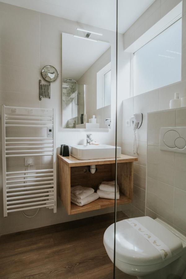 Hotel Aux Tamaris - Vue Mer Roscoff Kültér fotó