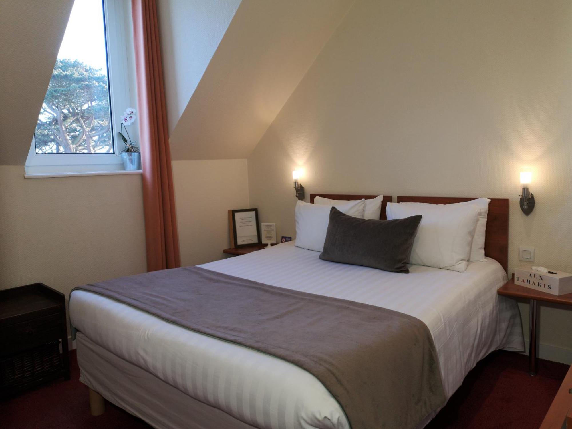 Hotel Aux Tamaris - Vue Mer Roscoff Kültér fotó