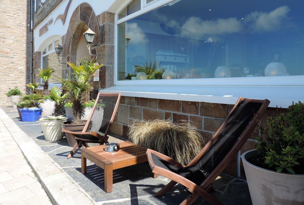 Hotel Aux Tamaris - Vue Mer Roscoff Kültér fotó
